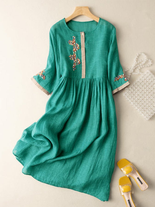 Lurela | Comfortable Linen Midi Dress with Embroidered Detail
