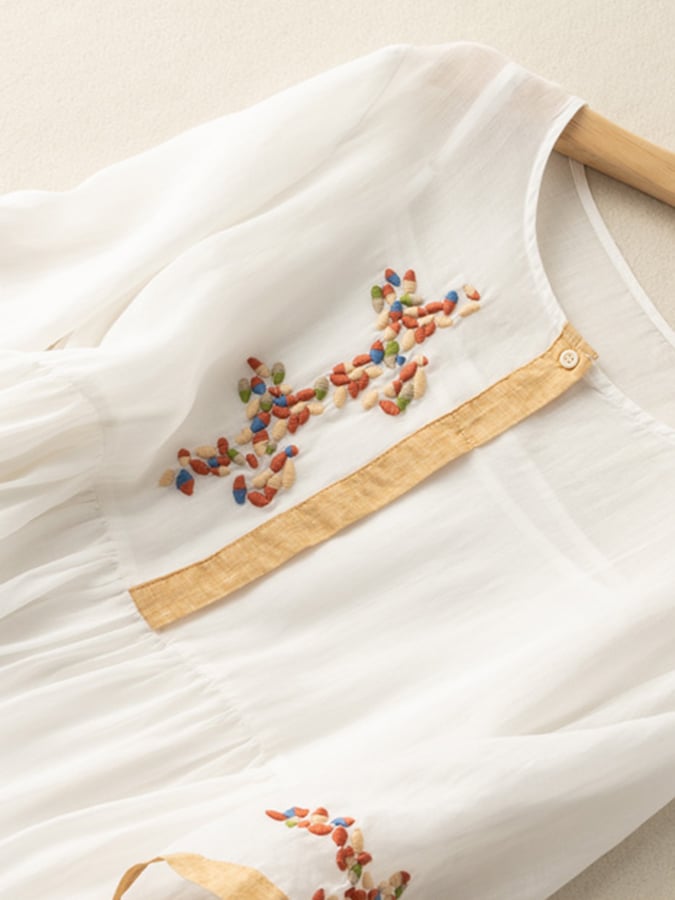 Lurela | Comfortable Linen Midi Dress with Embroidered Detail