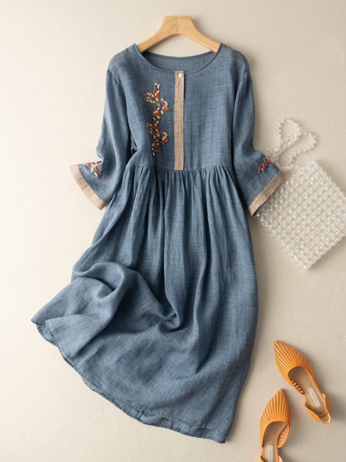 Lurela | Comfortable Linen Midi Dress with Embroidered Detail