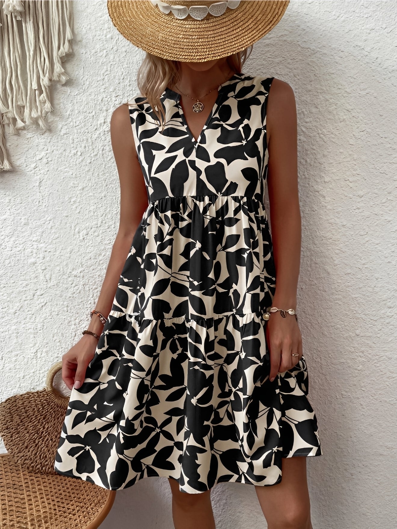Tiara | Stylish Dress with V Neck and Printed Design in Relaxed Fit