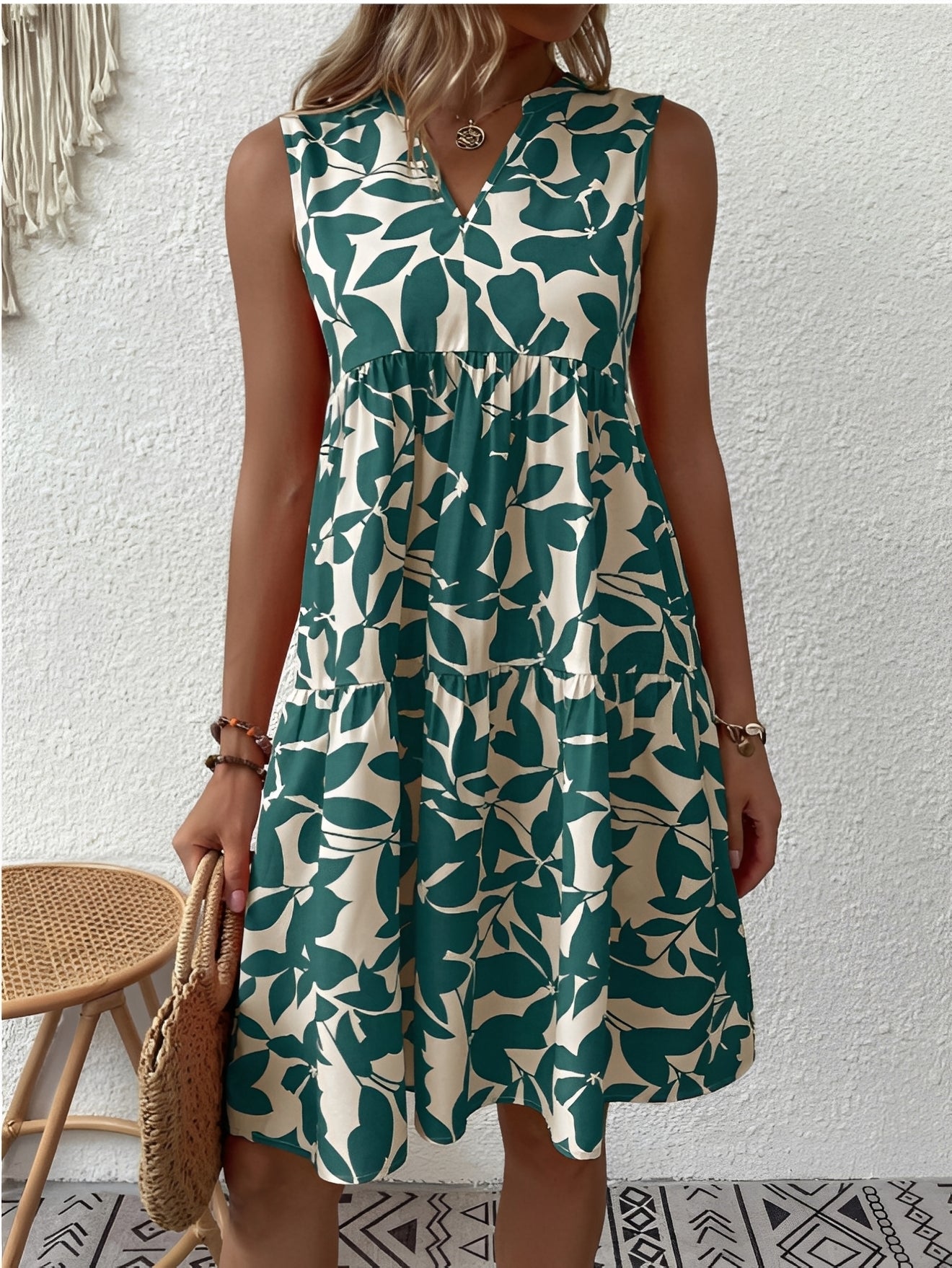 Tiara | Stylish Dress with V Neck and Printed Design in Relaxed Fit