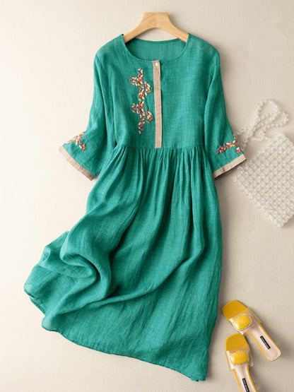 Lurela | Comfortable Linen Midi Dress with Embroidered Detail