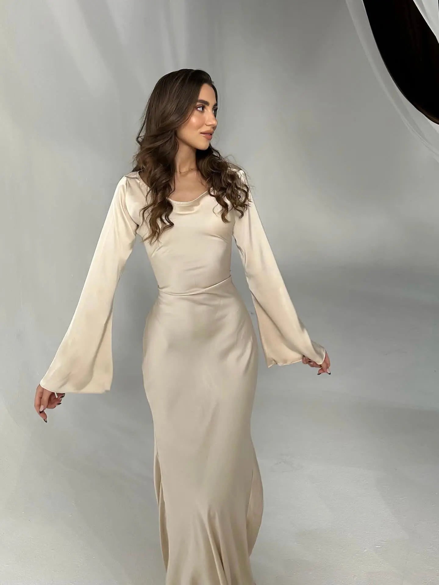 Marceline | Long sleeve maxi dress with flowing silhouette