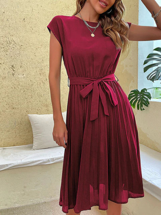 Georgina | Casual pleated midi dress with waist tie
