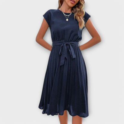 Georgina | Casual pleated midi dress with waist tie