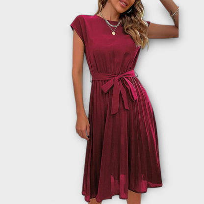 Georgina | Casual pleated midi dress with waist tie