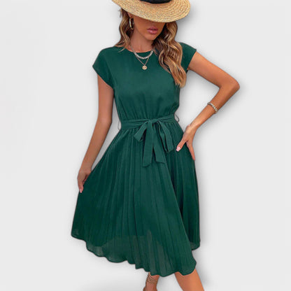 Georgina | Casual pleated midi dress with waist tie