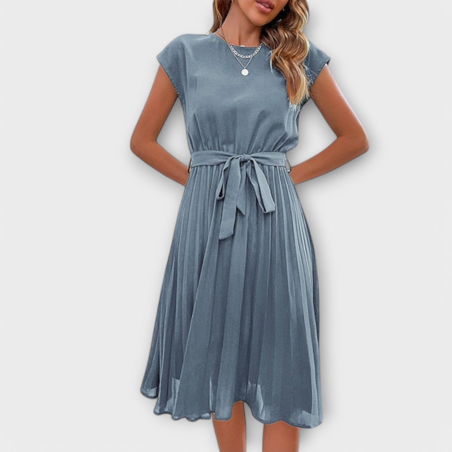 Georgina | Casual pleated midi dress with waist tie