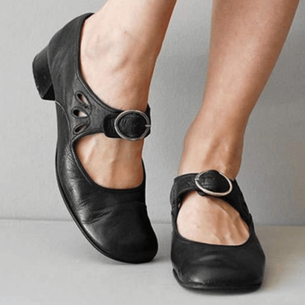 Isadora | Women’s vintage low heel sandals with buckle strap