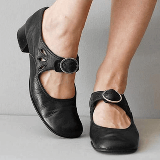 Isadora | Women’s vintage low heel sandals with buckle strap