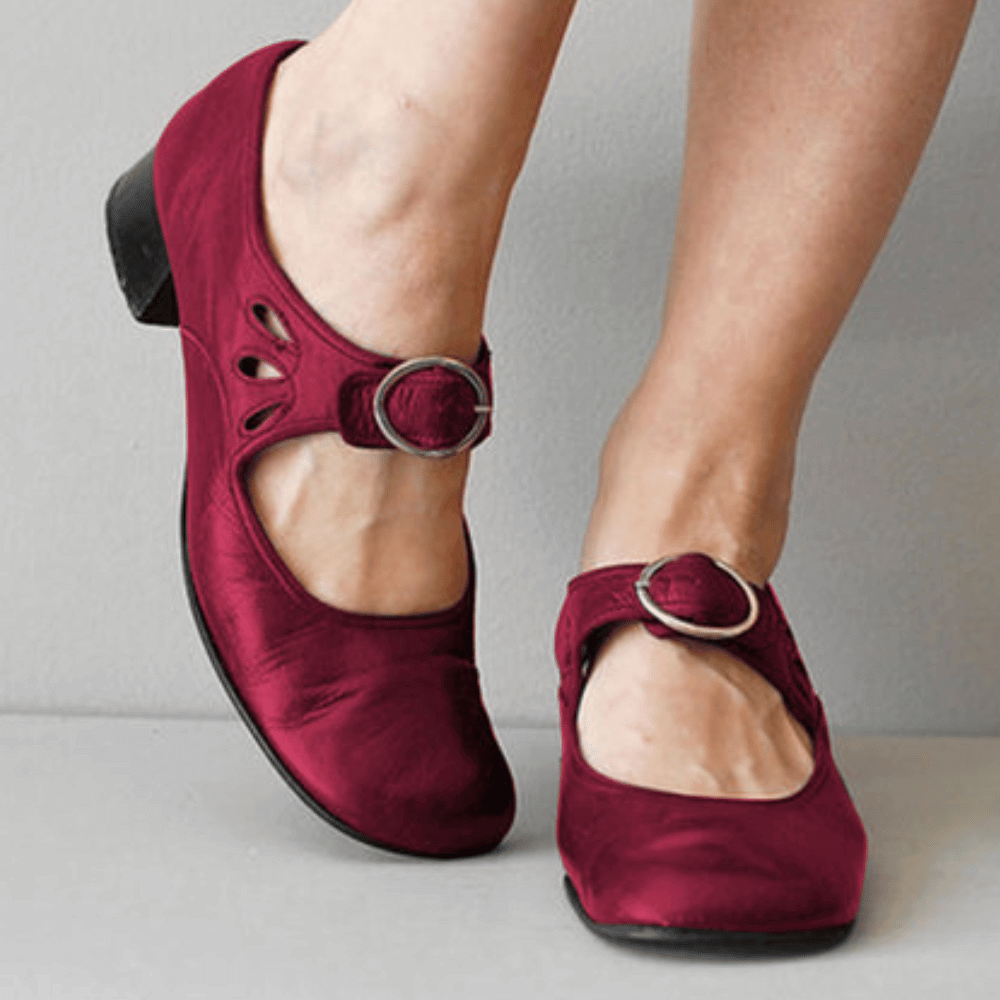 Isadora | Women’s vintage low heel sandals with buckle strap