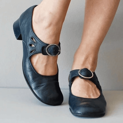 Isadora | Women’s vintage low heel sandals with buckle strap