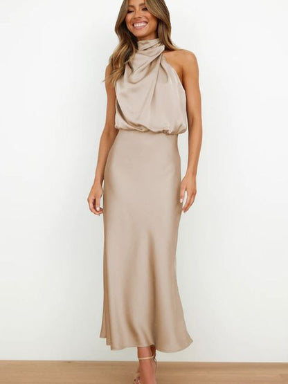 Quinnia | Elegant Cocktail Dress With Halter Neck