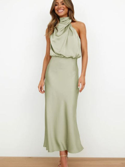 Quinnia | Elegant Cocktail Dress With Halter Neck